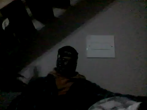 Snapshot of LunjeSA chatting on June 6, 2026, 6:13 pm LunjeSA online show from June 6, 2026, 6:13 pm