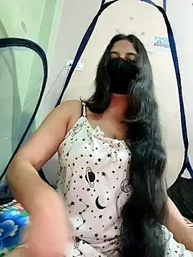 Snapshot of Priya_9945 chatting on May 6, 2026, 5:55 am Priya 9945 online show from May 6, 2026, 5:55 am