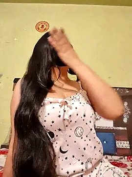 Snapshot of Priya_9945 chatting on June 2, 2026, 4:23 am Priya 9945 online show from June 2, 2026, 4:23 am