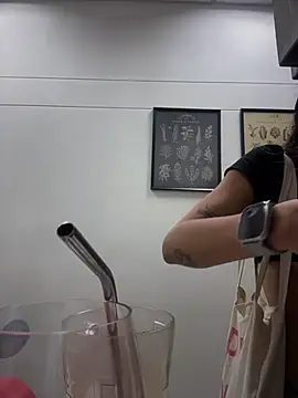 SinSirenXXX online show from July 28, 2026, 2:24 pm