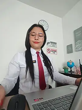 Queen linda1 online show from May 11, 2026, 2:45 pm