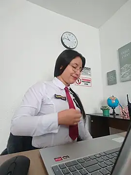 Queen linda1 online show from May 11, 2026, 4:37 pm