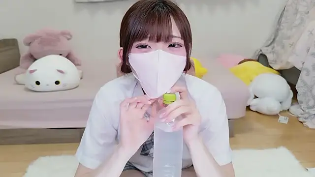 hiyo0001 online show from June 25, 2026, 4:01 pm