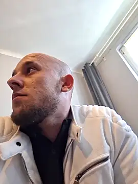 Snapshot of Fury22_ chatting on May 1, 2026, 11:15 am Fury22 online show from May 1, 2026, 11:15 am