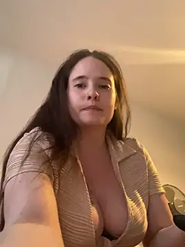 Poppylooloo online show from May 2, 2026, 2:00 pm