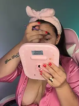 Snapshot of Ivonny_Goldie chatting on May 13, 2026, 1:45 am Ivonny Goldie online show from May 13, 2026, 1:45 am