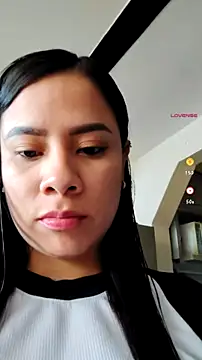 Nicol Alvarez1 online show from July 6, 2026, 9:39 pm