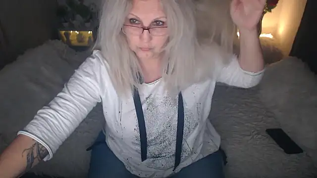 Divineblond online show from February 16, 2026, 6:39 pm