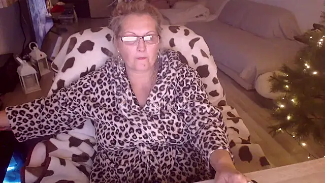 Divineblond online show from January 11, 2026, 11:00 pm