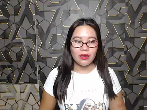 ur prettychelsie online show from June 4, 2026, 11:26 am