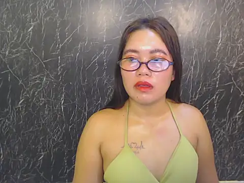 ur prettychelsie online show from April 25, 2026, 1:14 pm