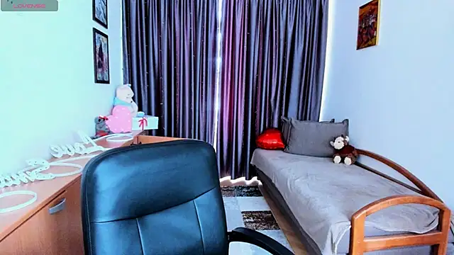 MiniLysii online show from May 10, 2026, 5:44 am