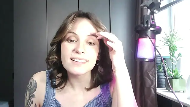 Snapshot of shy_Miracle chatting on May 4, 2026, 1:58 pm shy Miracle online show from May 4, 2026, 1:58 pm
