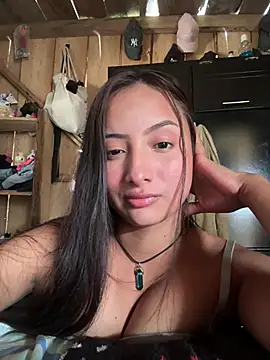 Snapshot of Soffia-zapata chatting on July 1, 2026, 5:13 pm Soffia-zapata online show from July 1, 2026, 5:13 pm