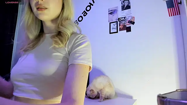 BlairMarfl online show from April 24, 2026, 3:36 pm