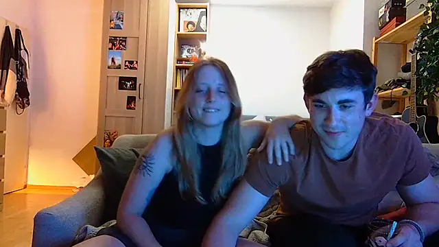 Goldensummar online show from April 22, 2026, 9:10 pm