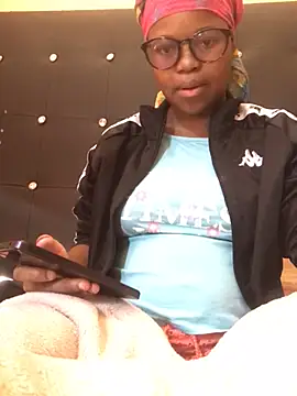 Hotboobs27 online show from May 28, 2026, 11:05 am
