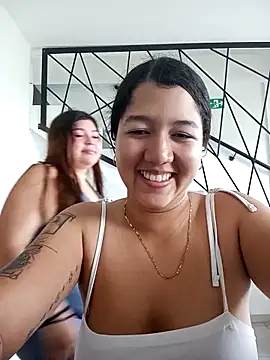 Chloe Thomsoon  online show from May 10, 2026, 7:38 pm