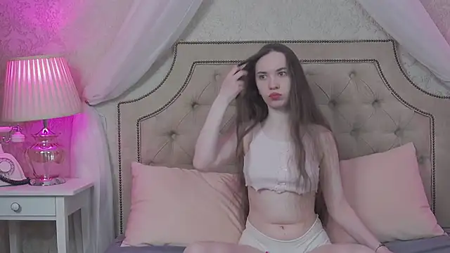 LilaMccoy online show from May 16, 2026, 3:27 am