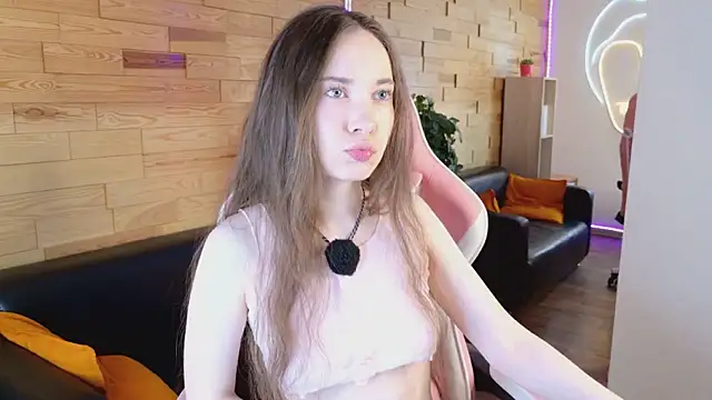 LilaMccoy online show from July 5, 2026, 4:30 am