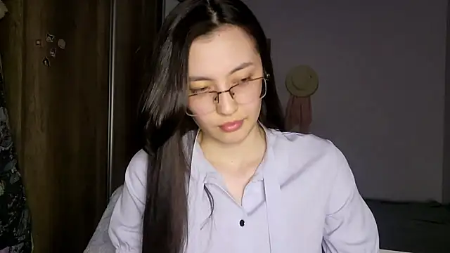 AshleyTropiano online show from May 27, 2026, 3:41 pm