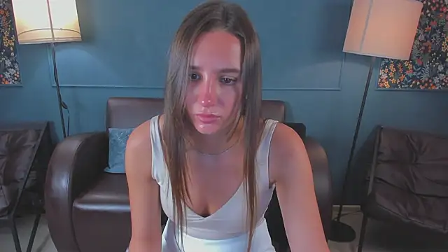 NicoleWells22 online show from June 14, 2026, 4:57 am