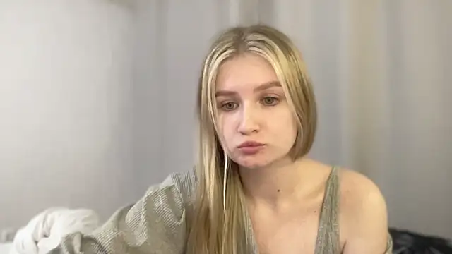 AngellGirll online show from April 25, 2026, 6:05 pm