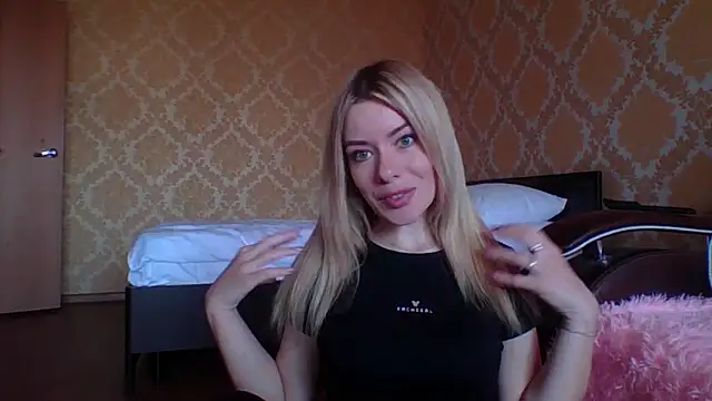 Snapshot of Softy_Aura_ chatting on May 11, 2026, 7:10 am Softy Aura online show from May 11, 2026, 7:10 am