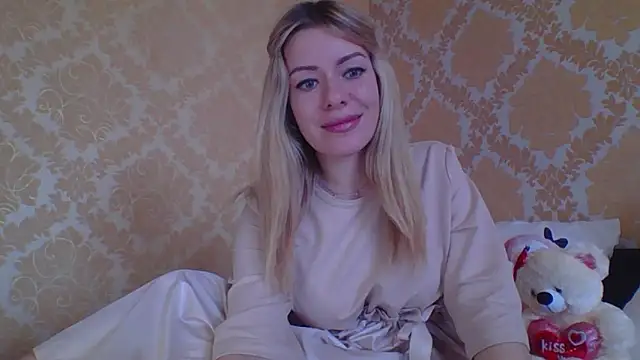 Snapshot of Softy_Aura_ chatting on June 3, 2026, 2:33 pm Softy Aura online show from June 3, 2026, 2:33 pm