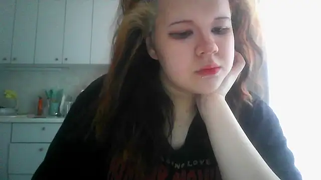 Amanda Mia  online show from May 20, 2026, 8:11 am