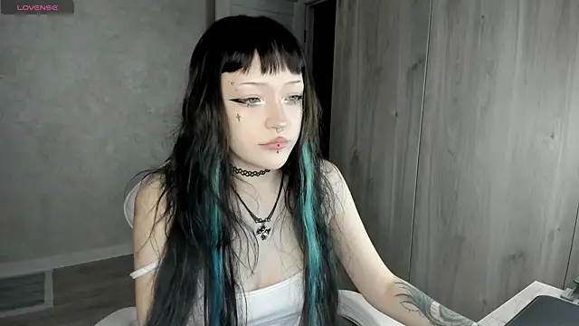 urmelodyy online show from August 6, 2026, 8:48 pm