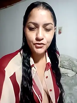 anita0123 online show from April 28, 2026, 8:46 pm