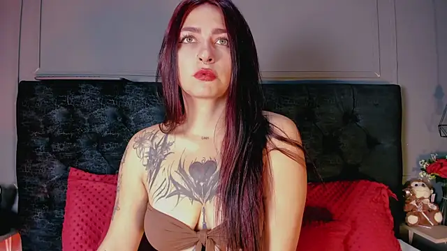miia moore  online show from June 10, 2026, 12:50 pm