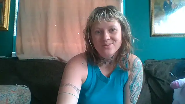 RosieSwitchBitch online show from June 25, 2026, 4:56 pm