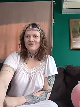 RosieSwitchBitch online show from May 12, 2026, 12:00 pm
