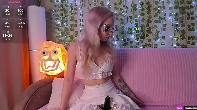  CloudNine  online show from April 26, 2026, 2:09 am