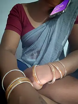 Tamil Hot HoneyBee online show from June 10, 2026, 7:37 pm