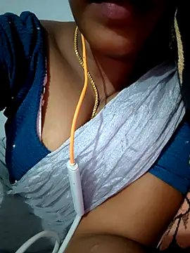 Tamil Hot HoneyBee online show from June 17, 2026, 6:02 am