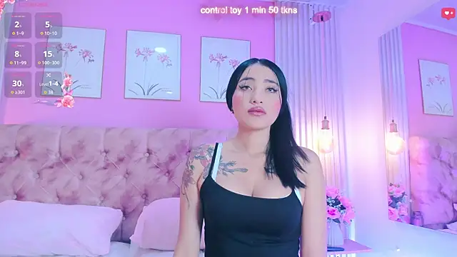 Snapshot of Ariana_west_ chatting on June 3, 2026, 1:01 pm Ariana west online show from June 3, 2026, 1:01 pm
