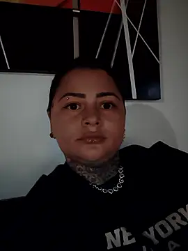 romina23 online show from May 26, 2026, 11:14 pm