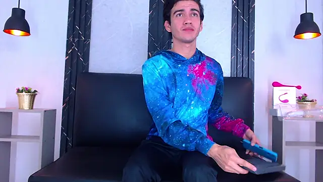 Feiccer Castquer online show from May 11, 2026, 2:45 pm