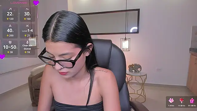 amber willow online show from June 5, 2026, 1:43 am