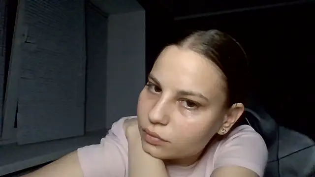 Snapshot of _Linsyy_ee_ chatting on June 10, 2026, 8:43 pm Linsyy ee online show from June 10, 2026, 8:43 pm