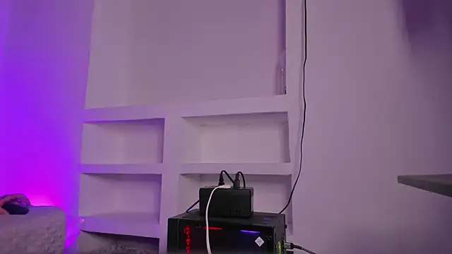 MaxPower003 online show from June 28, 2026, 12:06 am