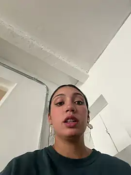 Snapshot of Arianna_Toro_ chatting on August 3, 2026, 3:51 pm Arianna Toro online show from August 3, 2026, 3:51 pm