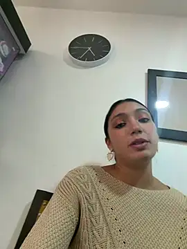 Snapshot of Arianna_Toro_ chatting on August 4, 2026, 4:33 pm Arianna Toro online show from August 4, 2026, 4:33 pm