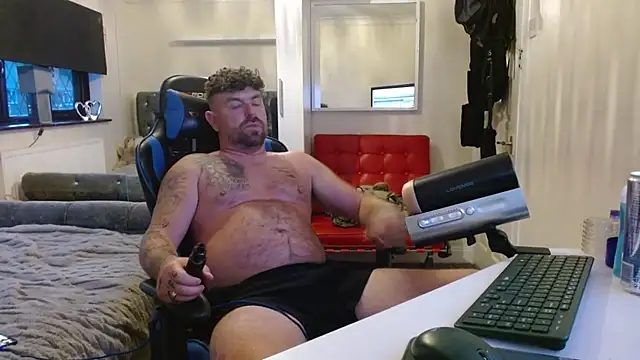 Naughtybihubbyxx online show from July 6, 2026, 8:44 pm