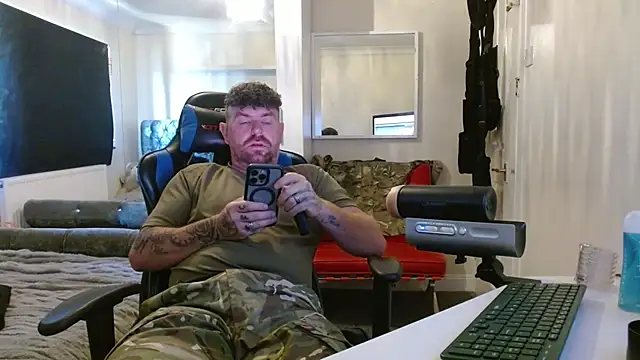 Naughtybihubbyxx online show from July 8, 2026, 8:59 am