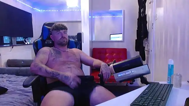 Naughtybihubbyxx online show from July 7, 2026, 8:45 pm