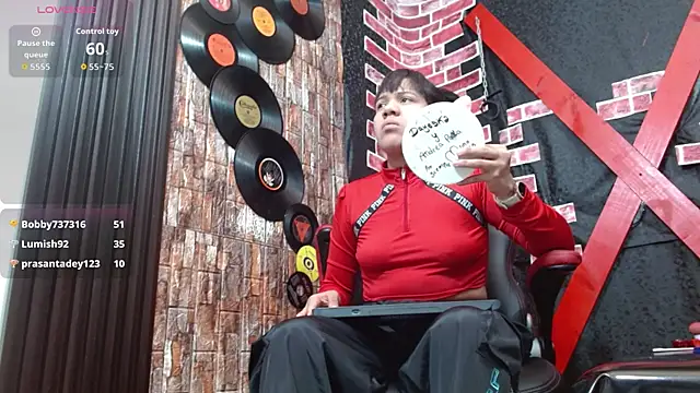 Dominatriz Arlette online show from June 26, 2026, 6:25 pm